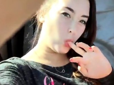 Blonde is sucking penis in a car