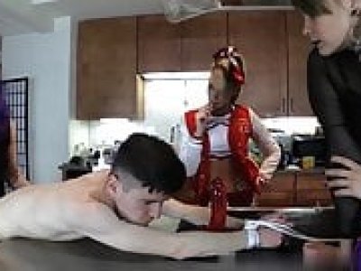 Strap-on-dildo women use him in the kitchen