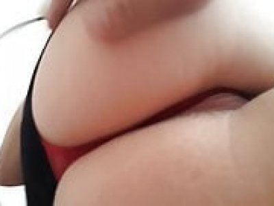 Pussyslip Yng Gf, cant hide her vagina in thongs