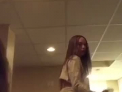 young girl clapping her ass on periscope