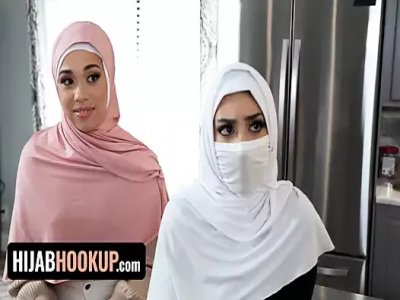 Hijab Hookup - Innocent Young girl Violet Gems Loose Herself