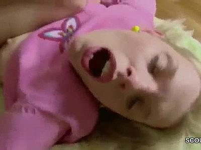 Petite Sister Wake Up Mothers Young Lover to get Fuck