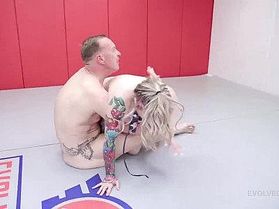 Kaiia Eve vs Eric Dikkerson - Can Petite Babe Emerge...