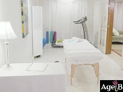 70 years old nurse screws her 50 years younger patient HD