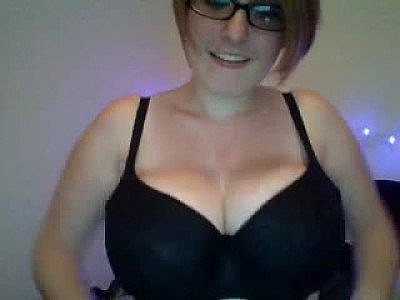 nerdy lady with perfect big tits