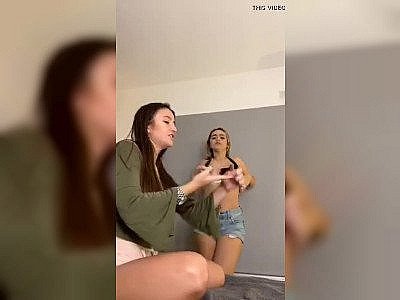 sexy american teens teasing on periscope