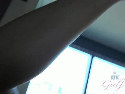 Kate England - Morning bang and footjob