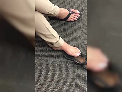 Hot Dominican Feet at Work